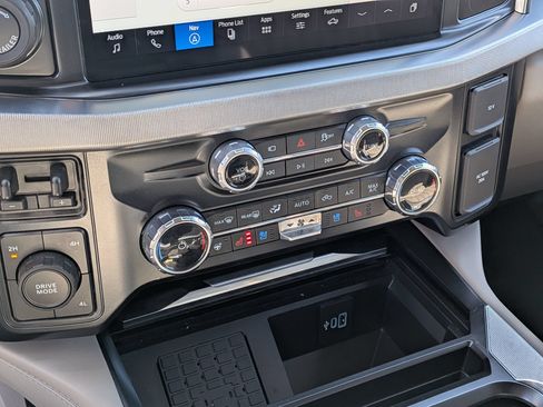 Certified 2026 Ford F450 Platinum w/ Platinum Plus Package AWD/4WD image 24