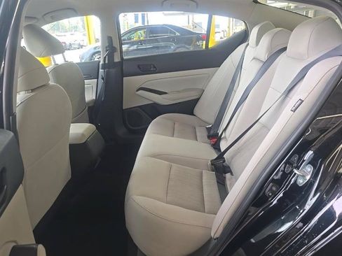 Used 2025 Nissan Altima 2.5 SV FWD image 9