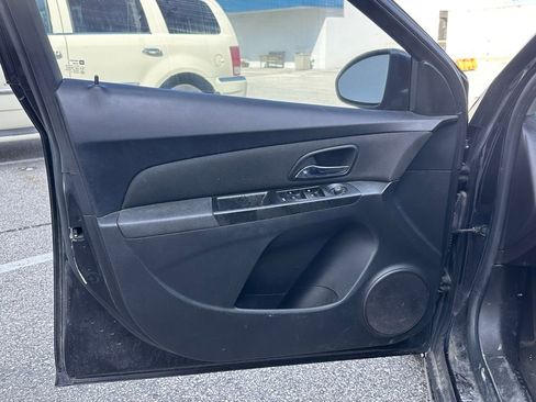 Used 2013 Chevrolet Cruze LT image 12