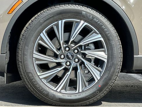 New 2026 Lincoln Aviator 2WD image 26