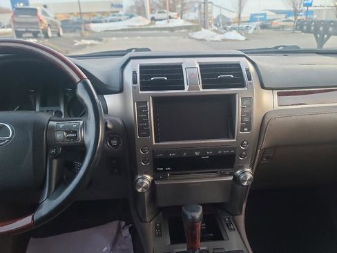 Used 2011 Lexus GX 460 w/ Comfort Plus Pkg image 17