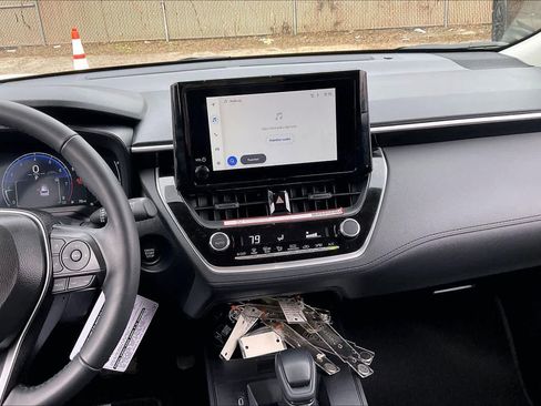 Used 2026 Toyota Corolla Cross LE w/ Moonroof Package image 7