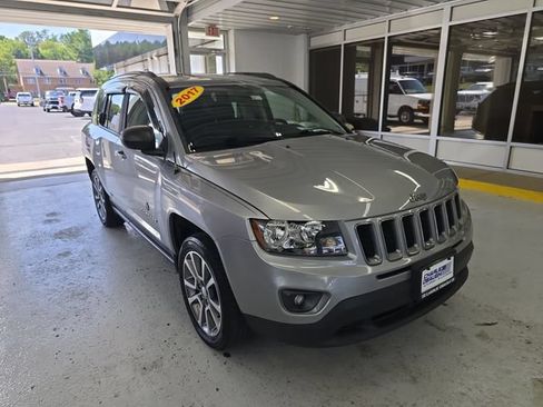 Used 2017 Jeep Compass Sport w/ Power Value Group AWD/4WD image 7