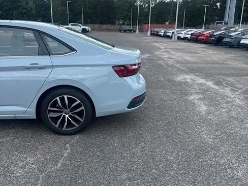 Used 2025 Volkswagen Jetta SE w/ Sunroof Package FWD image 7