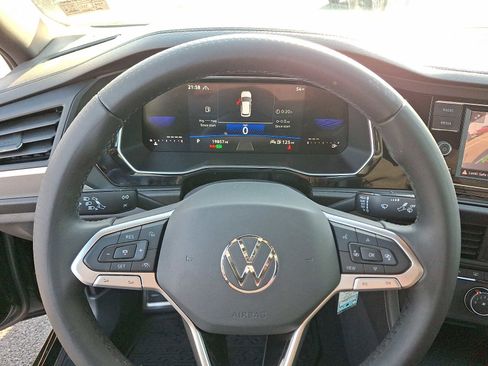 Used 2024 Volkswagen Jetta Sport image 18