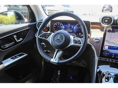 Used 2025 Mercedes-Benz GLC 350e 4MATIC image 13