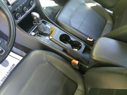 Used 2015 Volkswagen Passat 1.8T Limited Edition image 36