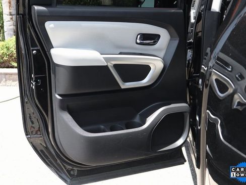Used 2020 Nissan Titan SV w/ SV Convenience Package image 37