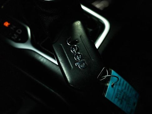 Used 2023 Jeep Wrangler Unlimited Sport AWD/4WD image 19