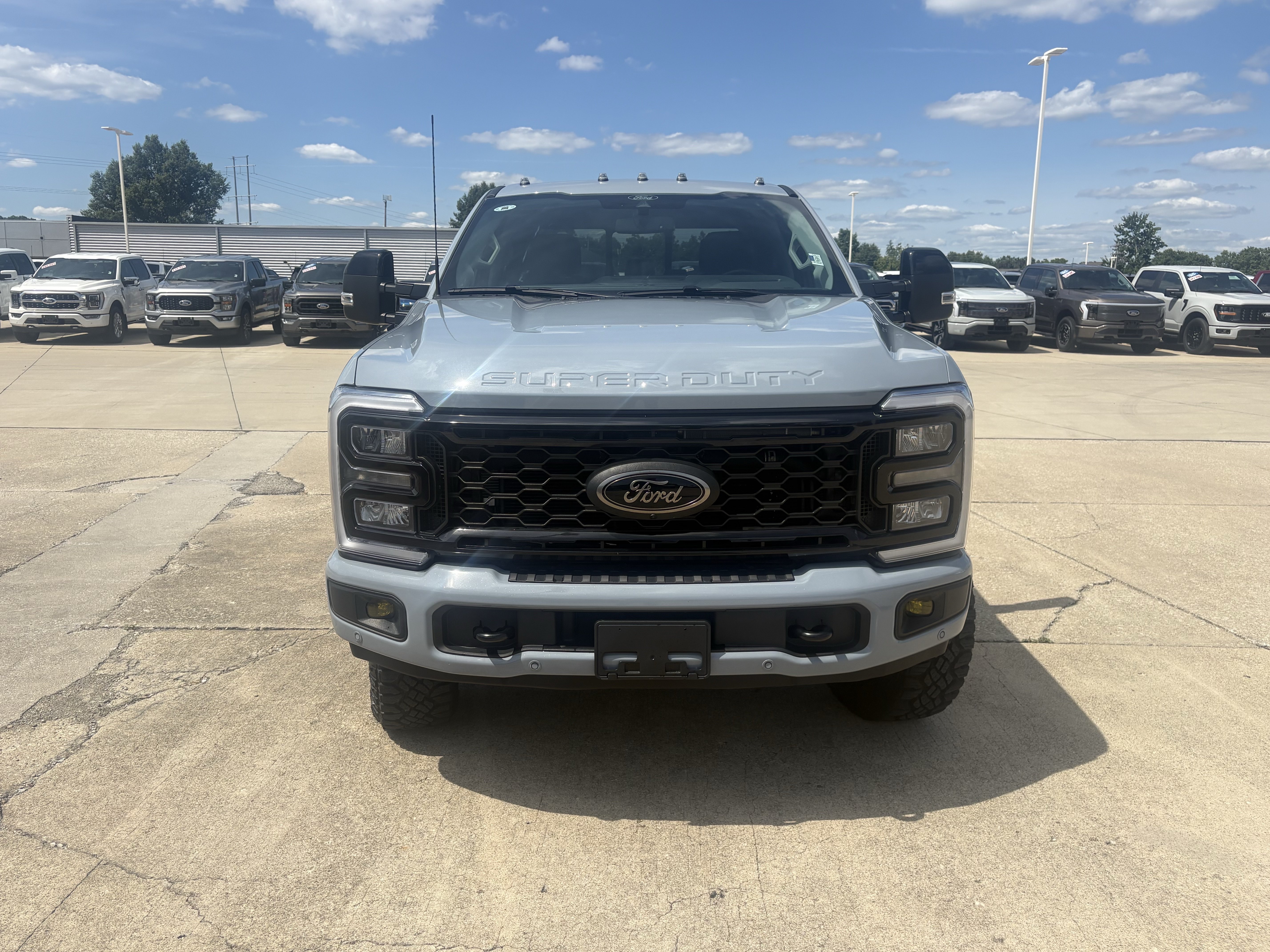 Used 2026 Ford F250 Lariat w/ Tremor Off-Road Package AWD/4WD image 3