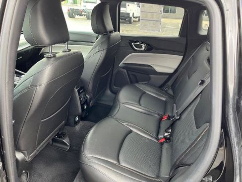 Used 2023 Jeep Compass Limited AWD/4WD image 8