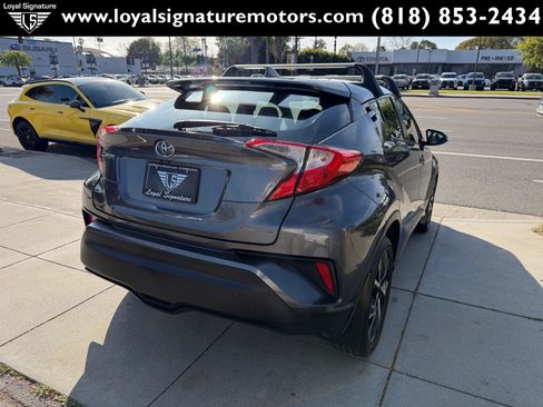 Used 2018 Toyota C-HR XLE image 7