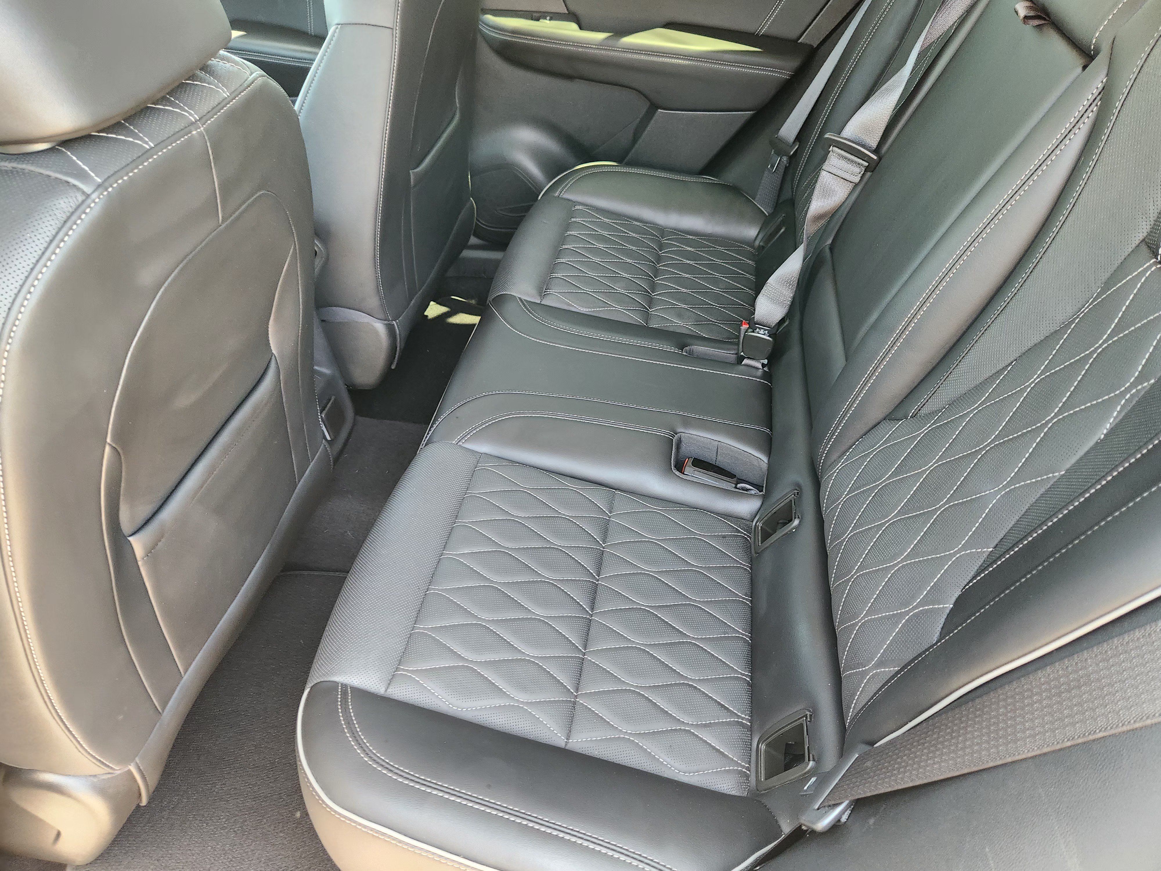 Used 2023 Buick Envision Avenir AWD/4WD image 31