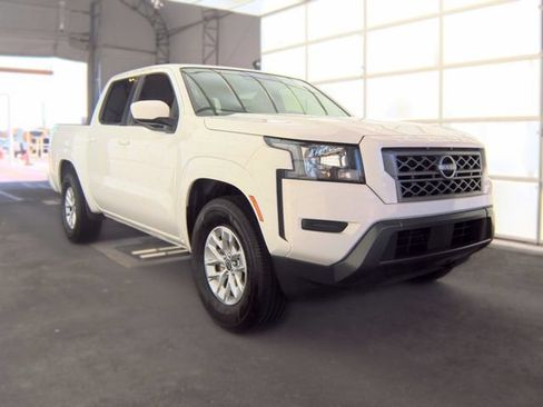 Used 2024 Nissan Frontier SV w/ Technology Package RWD image 4