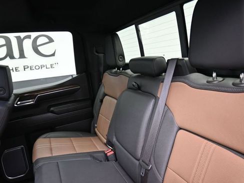 Used 2023 Chevrolet Silverado 1500 High Country w/ High Country Premium Package image 20