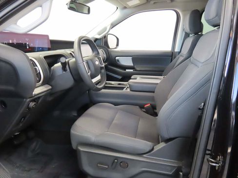 Used 2025 Ford Expedition Active AWD/4WD image 14
