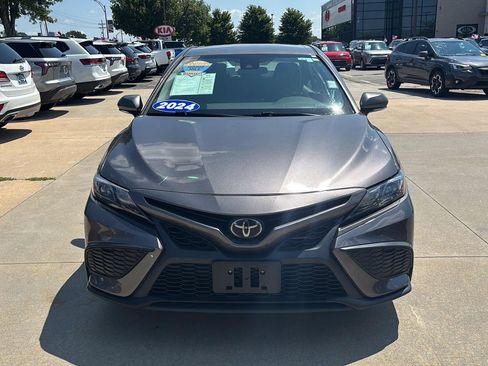 Used 2024 Toyota Camry SE FWD image 2