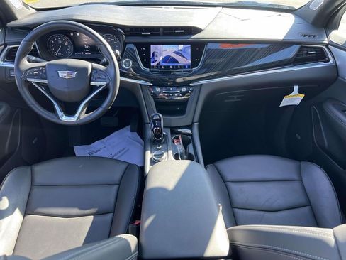 Certified 2025 Cadillac XT6 Premium Luxury w/ Technology Package AWD/4WD image 13
