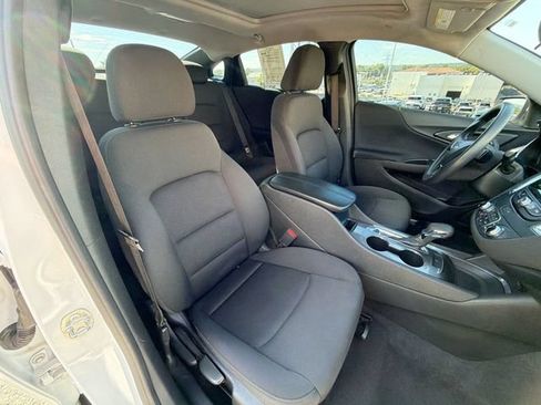 Used 2021 Chevrolet Malibu LT FWD image 33