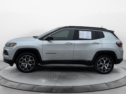 Used 2025 Jeep Compass Limited image 6