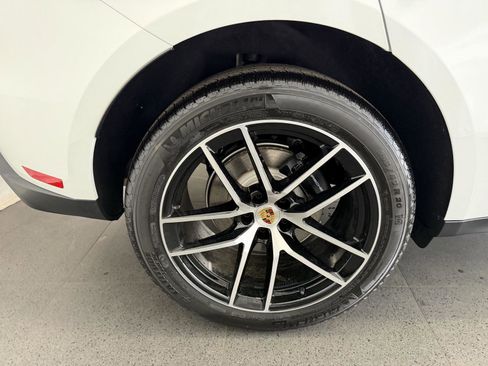 New 2026 Porsche Macan image 11