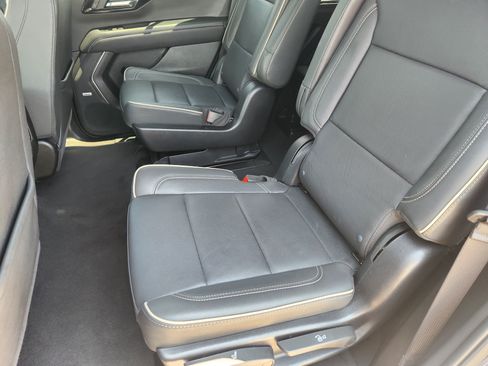 Used 2025 Chevrolet Tahoe Premier AWD/4WD image 29