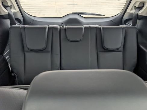 Certified 2022 Subaru Ascent Limited w/ Technology Package image 30