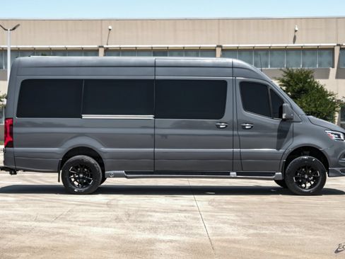 Used 2022 Mercedes-Benz Sprinter 2500 image 19