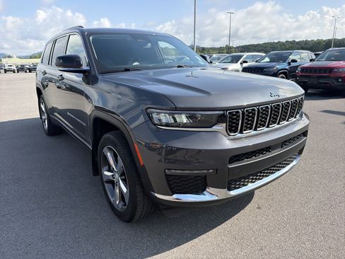 Used 2021 Jeep Grand Cherokee L Limited AWD/4WD image 3