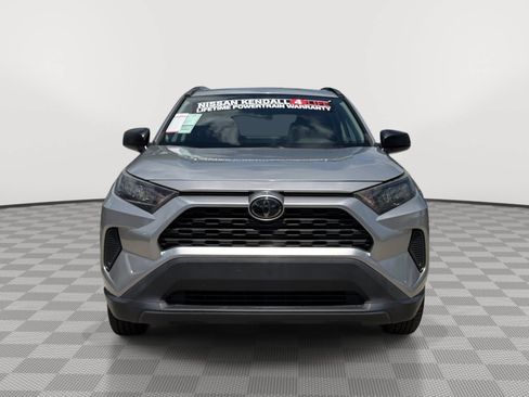 Used 2019 Toyota RAV4 LE FWD image 3