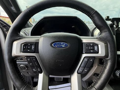 Used 2015 Ford F150 Platinum w/ Equipment Group 701A Luxury AWD/4WD image 12