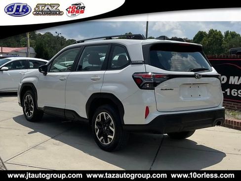 Used 2025 Subaru Forester AWD/4WD image 5