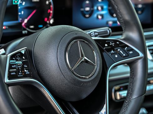 Used 2024 Mercedes-Benz GLS 450 4MATIC image 27