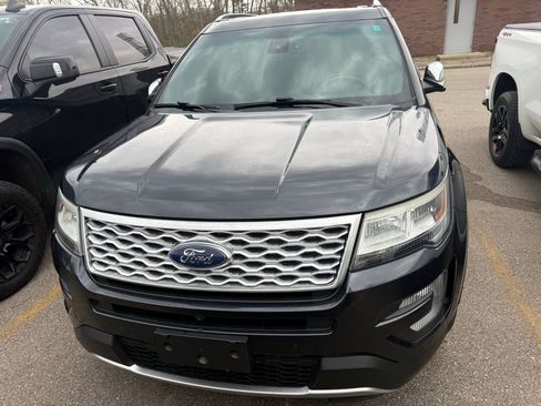Used 2017 Ford Explorer Platinum AWD/4WD image 6