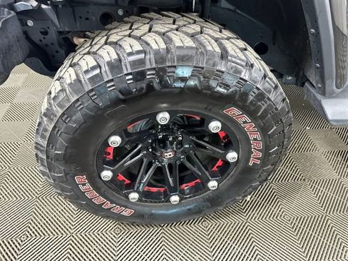 Used 2020 Jeep Gladiator Overland image 9