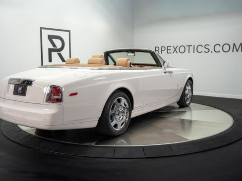 Used 2009 Rolls-Royce Phantom Drophead Coupe RWD image 13