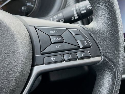 Used 2023 Nissan Kicks SV image 32