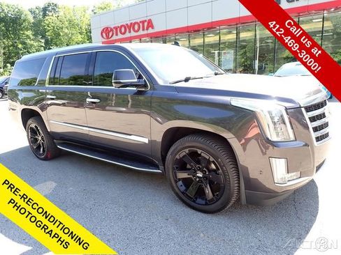 Used 2018 Cadillac Escalade ESV Luxury AWD/4WD image 1