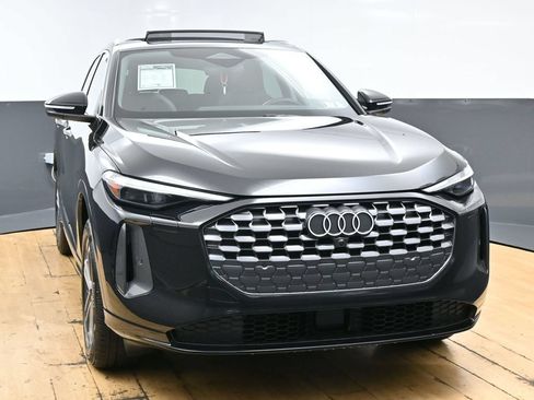 Used 2025 Audi Q5 Premium w/ Convenience Package AWD/4WD image 4