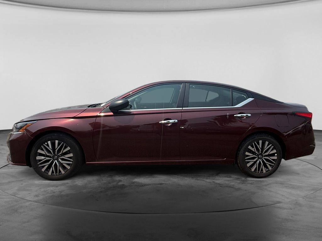 Used 2025 Nissan Altima 2.5 SV FWD image 5