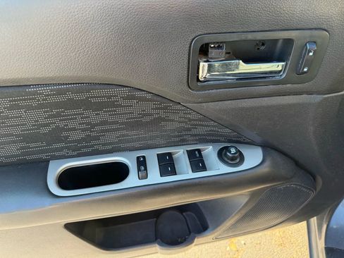 Used 2011 Ford Fusion SE w/ 202A Rapid Spec Order Code FWD image 9