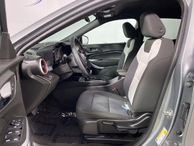 Certified 2024 Chevrolet Trax RS FWD image 11