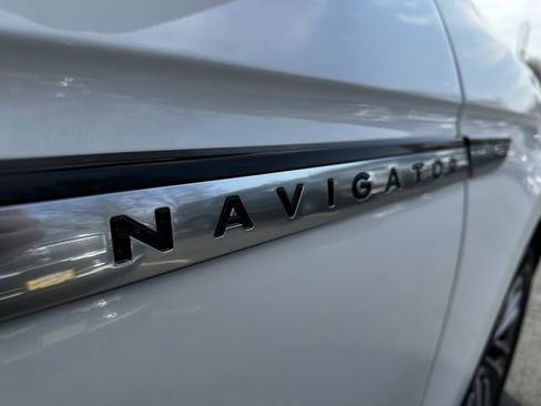 Certified 2025 Lincoln Navigator Reserve image 50