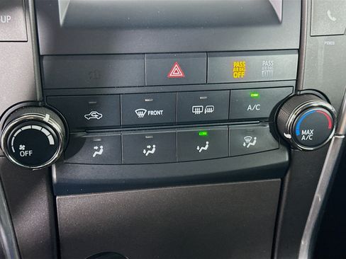 Used 2015 Toyota Camry SE FWD image 22