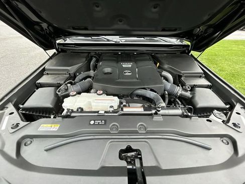 Used 2024 Lexus GX 550 w/ Cold Area Package AWD/4WD image 14