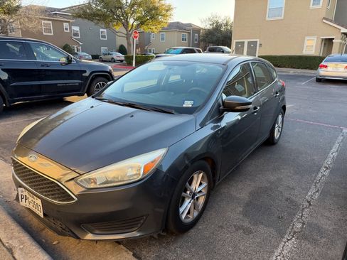 Used 2015 Ford Focus SE image 3