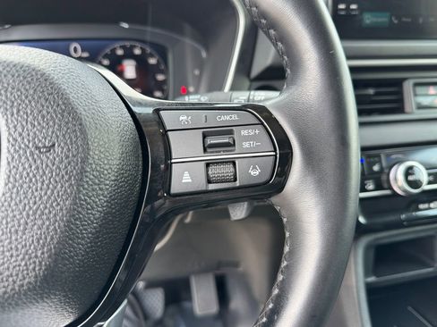 Used 2025 Honda Pilot Elite image 21