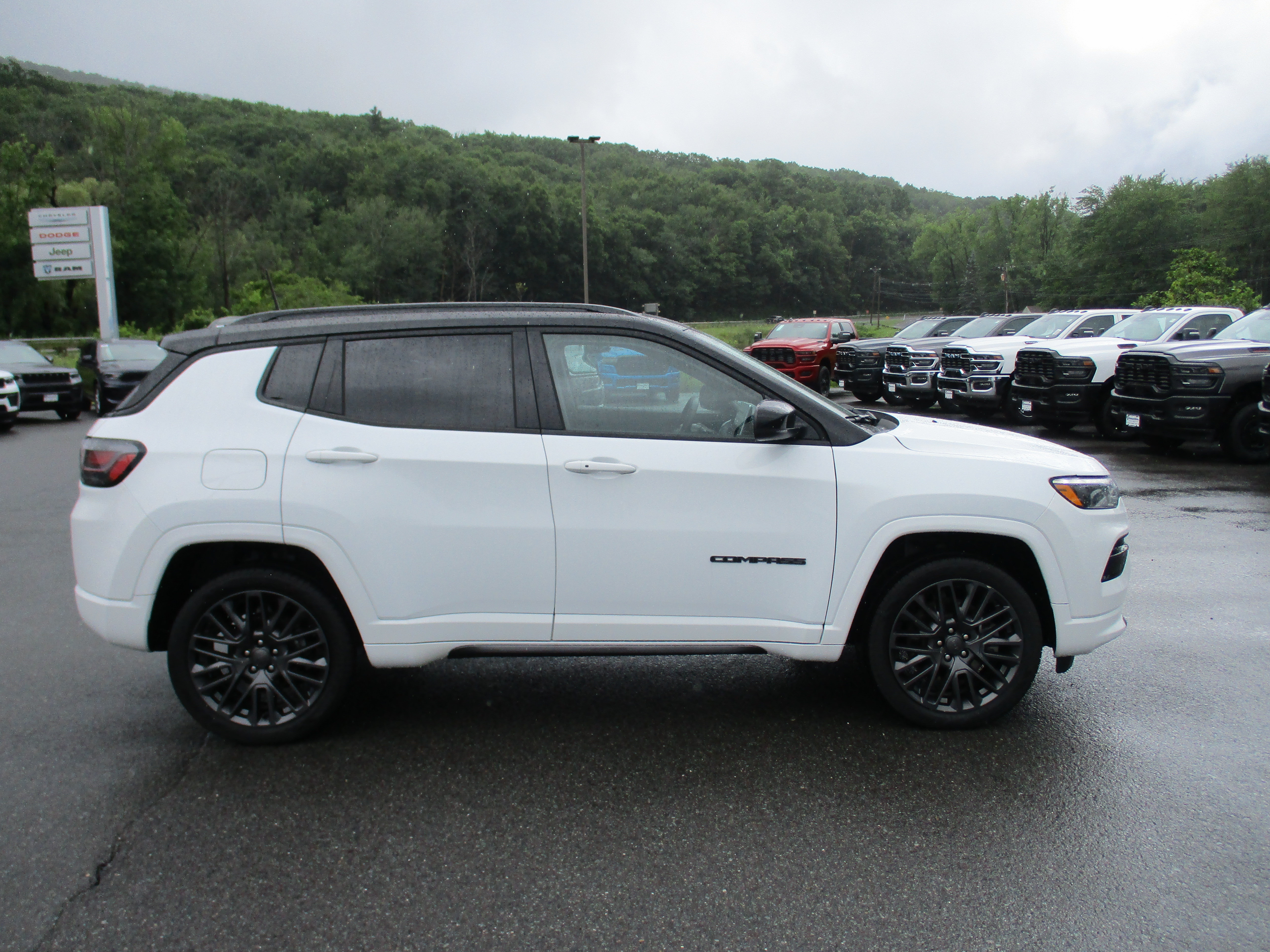 Certified 2023 Jeep Compass High Altitude AWD/4WD image 4