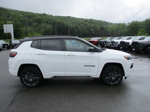 Certified 2023 Jeep Compass High Altitude AWD/4WD image 4