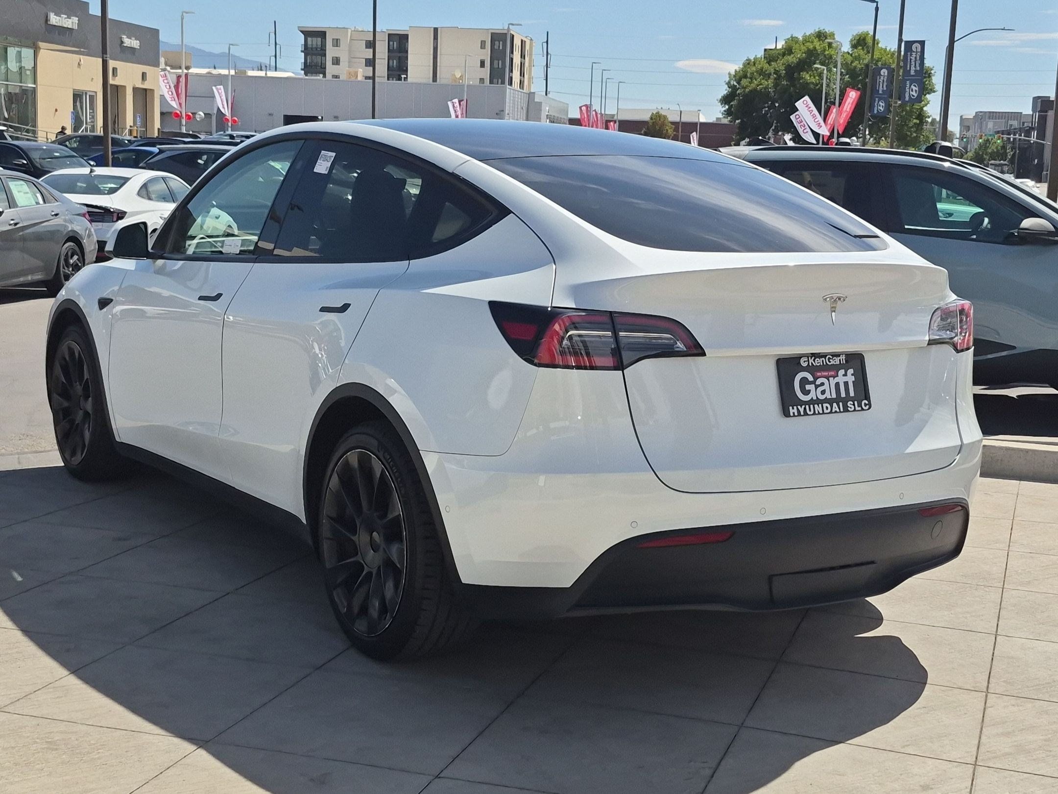 Used 2021 Tesla Model Y Long Range AWD/4WD image 7